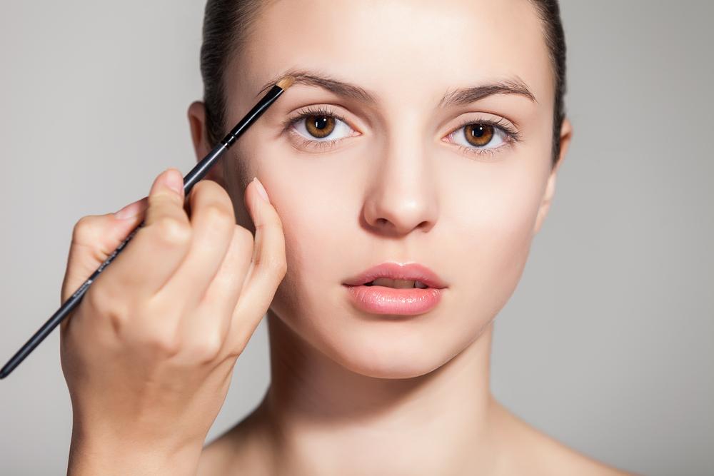 Beauty Hacks for Defined Brows